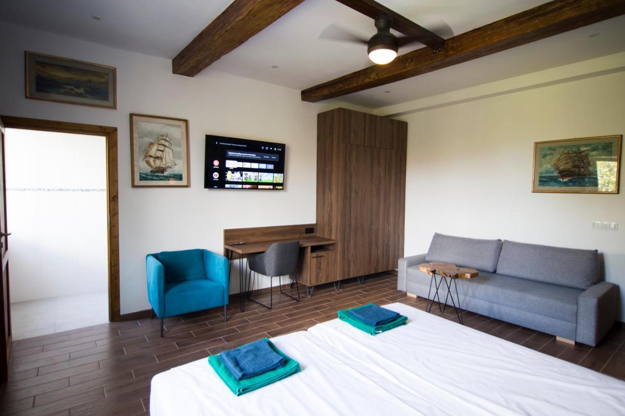 Luxurio Rooms With Baths Livorno Kültér fotó